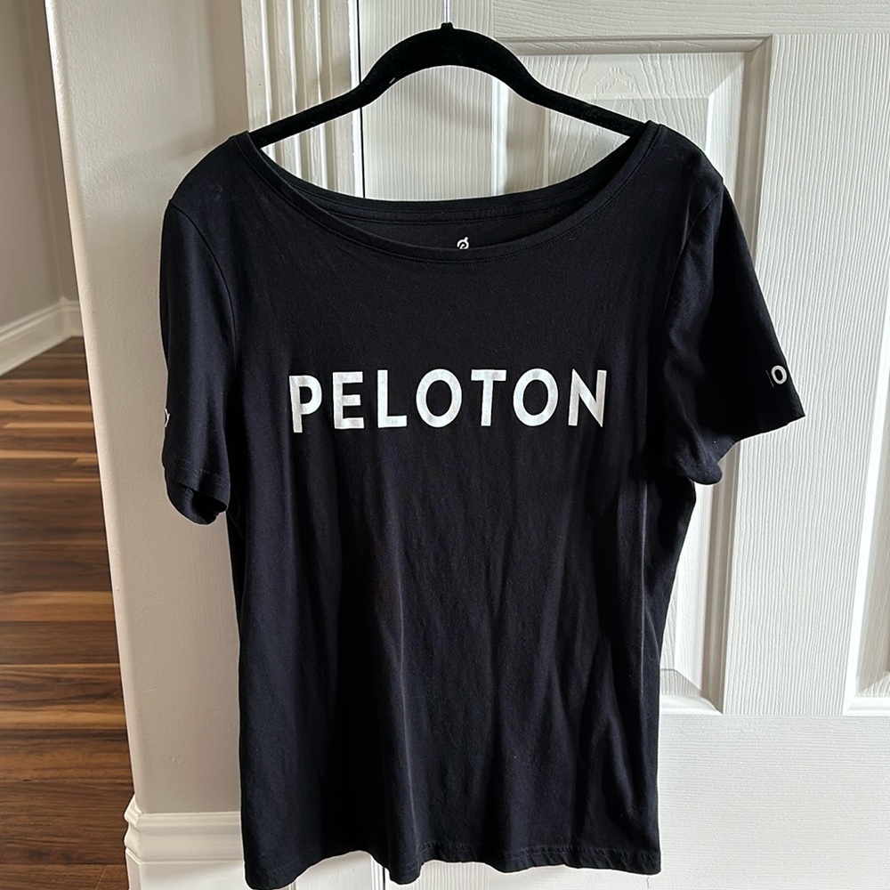 Peloton Century 100 Black Short Sleeve Logo T-Shirt Size Medium